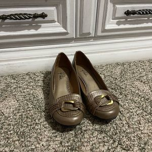 Life Stride Woman’s shoes size 8.5